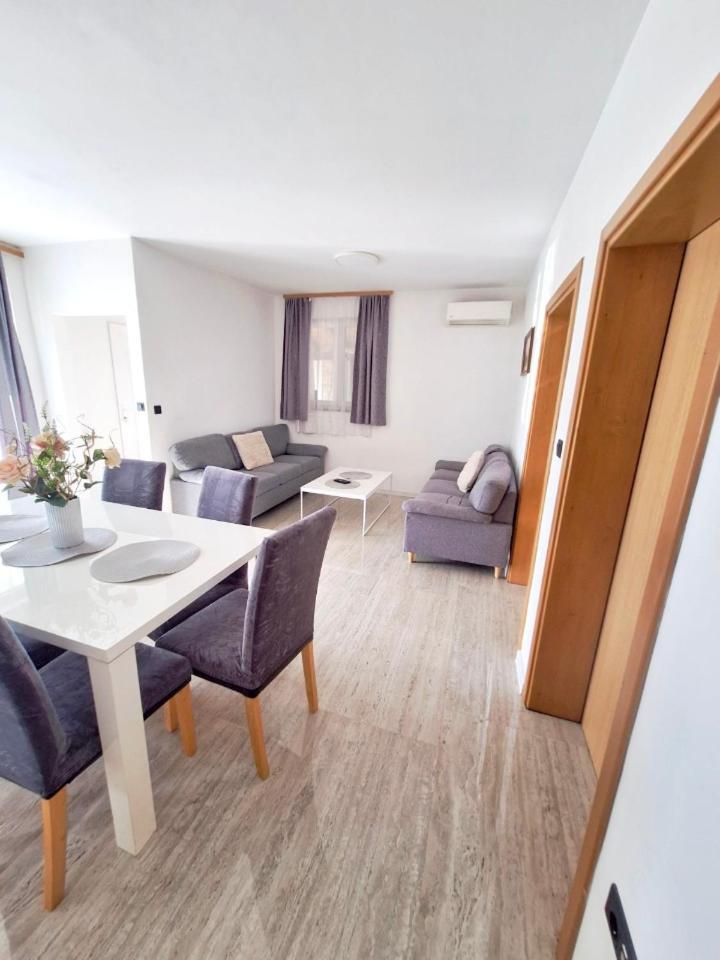 2 Bedroom Apartment Near The Sea