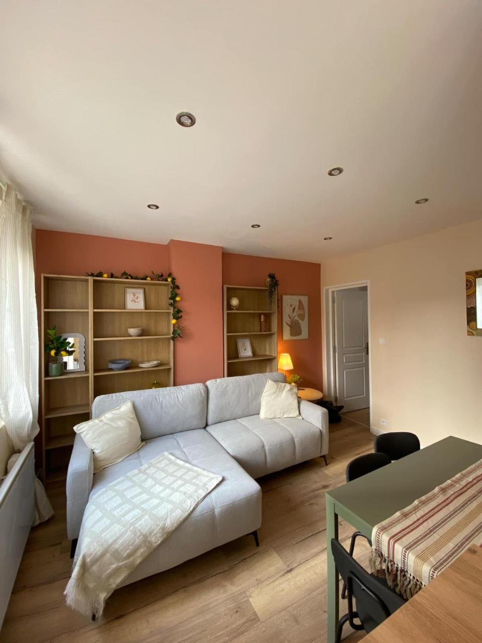 Douce Escale En Plein Centre - Avec Parking Prive in Boulogne-sur-mer