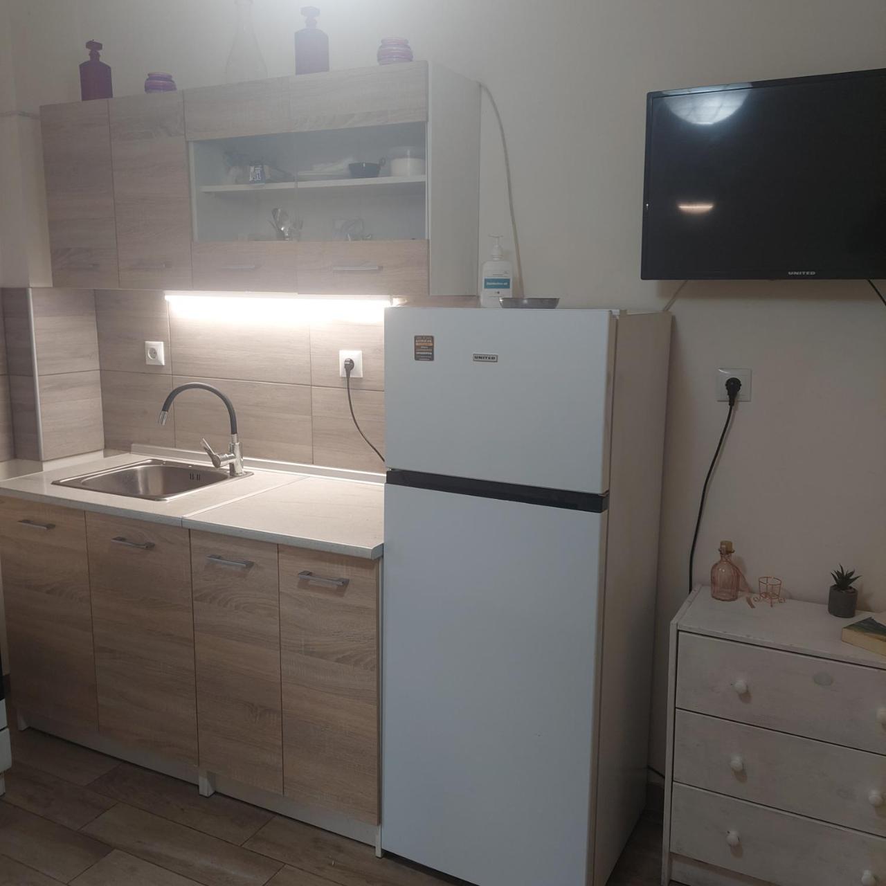 Small Budget Studio Center1