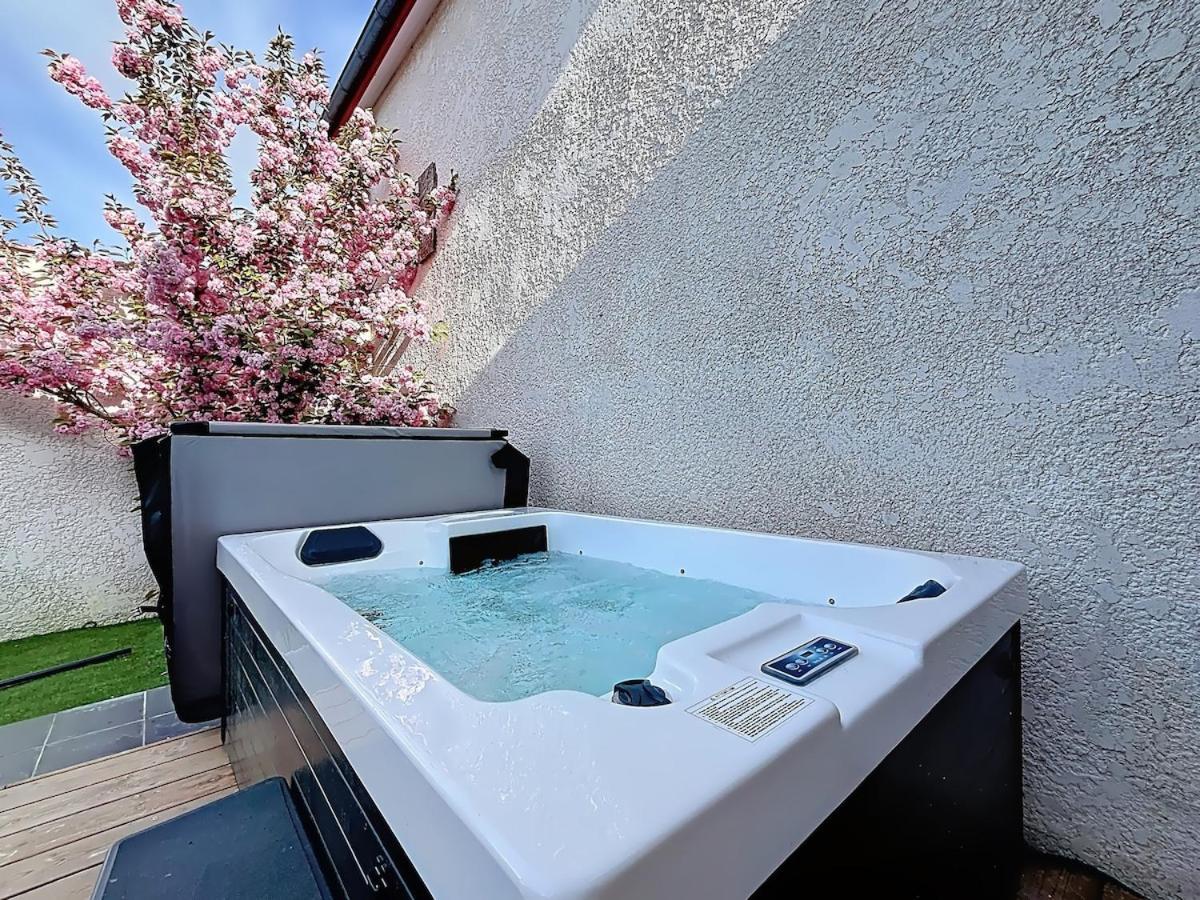 Parenthese Romantique - Love Room Avec Jacuzzi em Gradignan