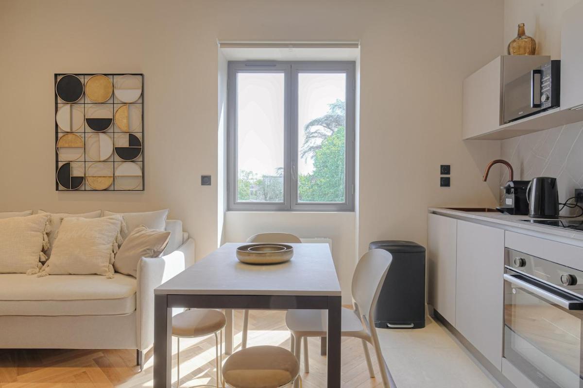 Superbe Appartement Lumineux Proche de Lyon em Ecully