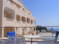 Fira Calm Hotel 