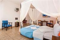 Fira Calm Hotel 