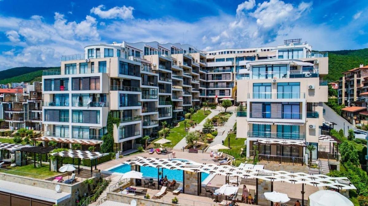 Sea Front View Lux Apartment Dolce Vita 2