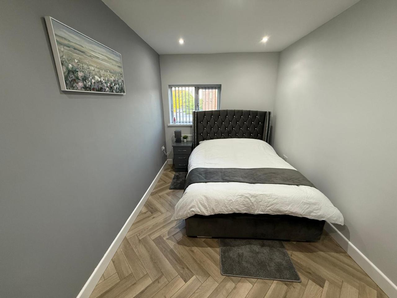 Luxurious 3 Bedrooms Flat Near New Cross,Wolverhampton in Wolverhampton