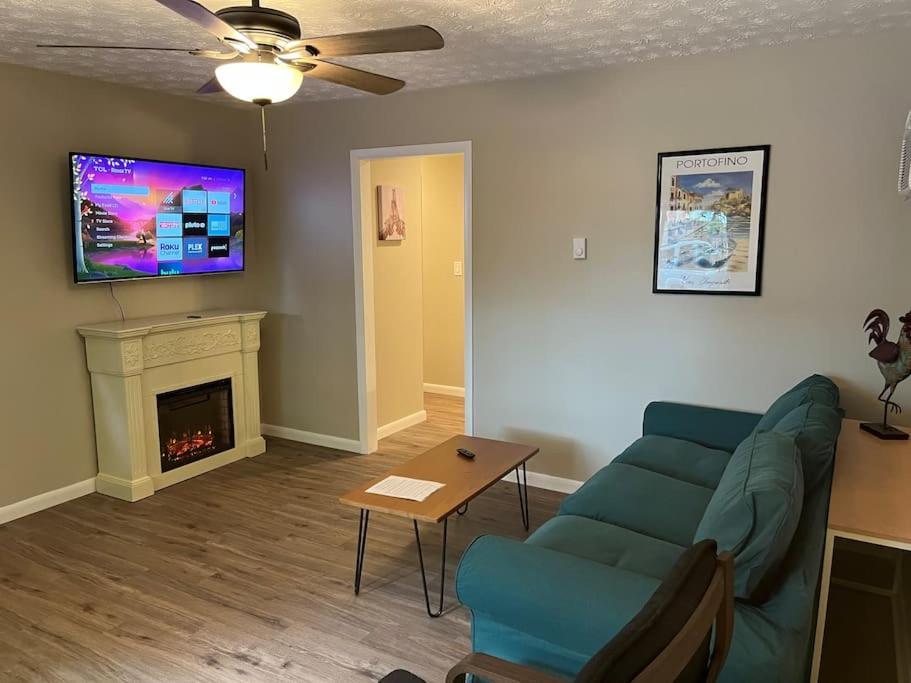 Carter #6 Two Bedroom Apartment Near Xavier em Norwood