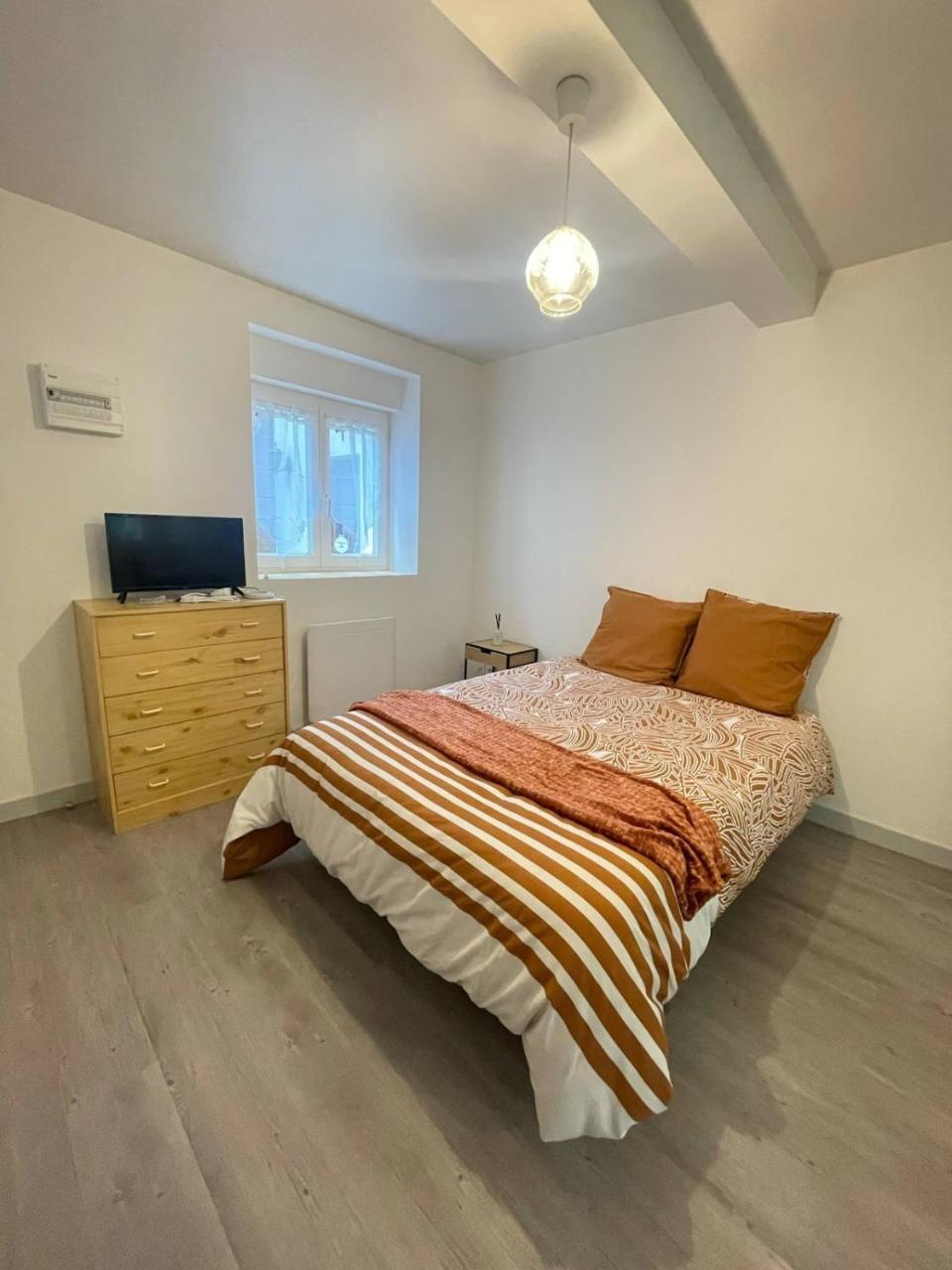 Studio Cosy & Pratique Avec Parking Prive em Egletons