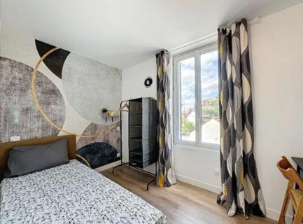Air-Conditioned Apart 10 Pers,40min Paris, Orly 20min, Disneyland 40min (Adults Only) em St-pierre-du-perray