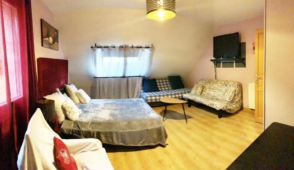 Grande Suite Salle de Bain Toilette Prives Pres Paris (Adults Only) em Corbeil-essonnes