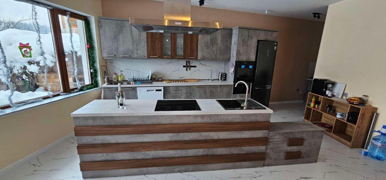 Къща За Гости Естет Estet Guest House em Troyan