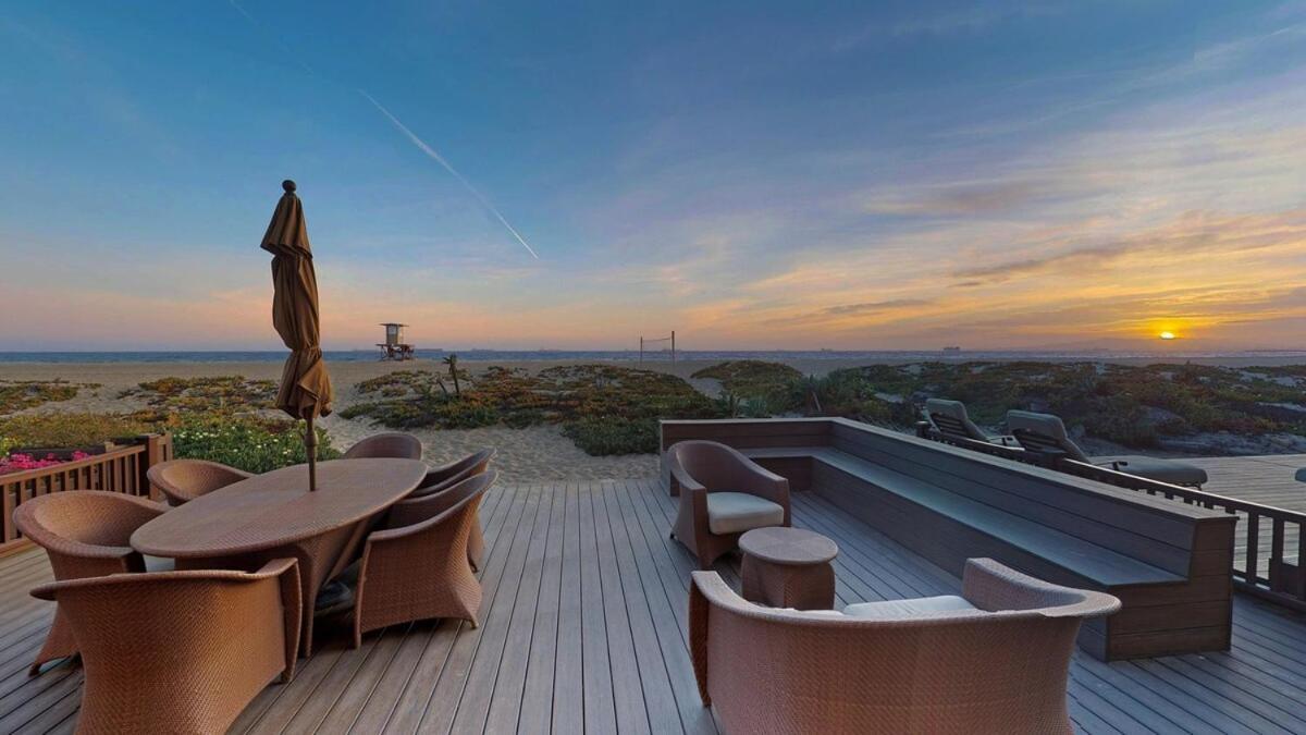 3 Bedroom 2 Bath Beachfront Home em Huntington-beach