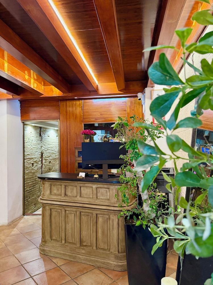 Catalina Suites in Valencia-and-surroundings