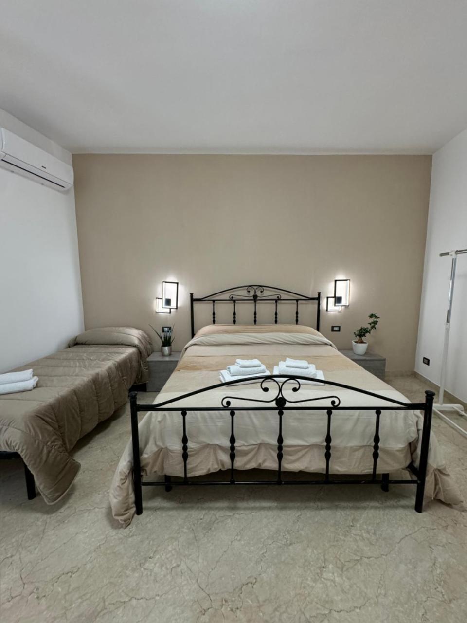 Fabariahome em Favara