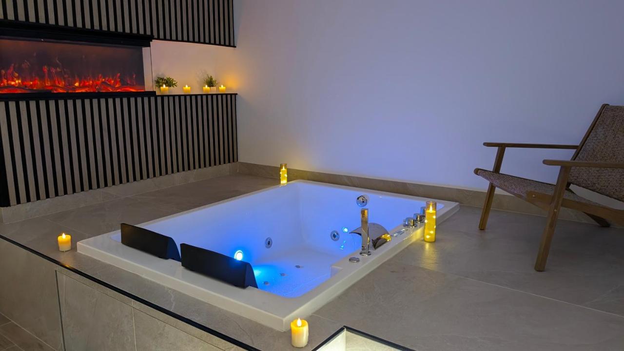 Suite Con Jacuzzi Y Chimenea En Torredonjimeno - la Suite de Don Ximeno (Adults Only) em Torredonjimeno