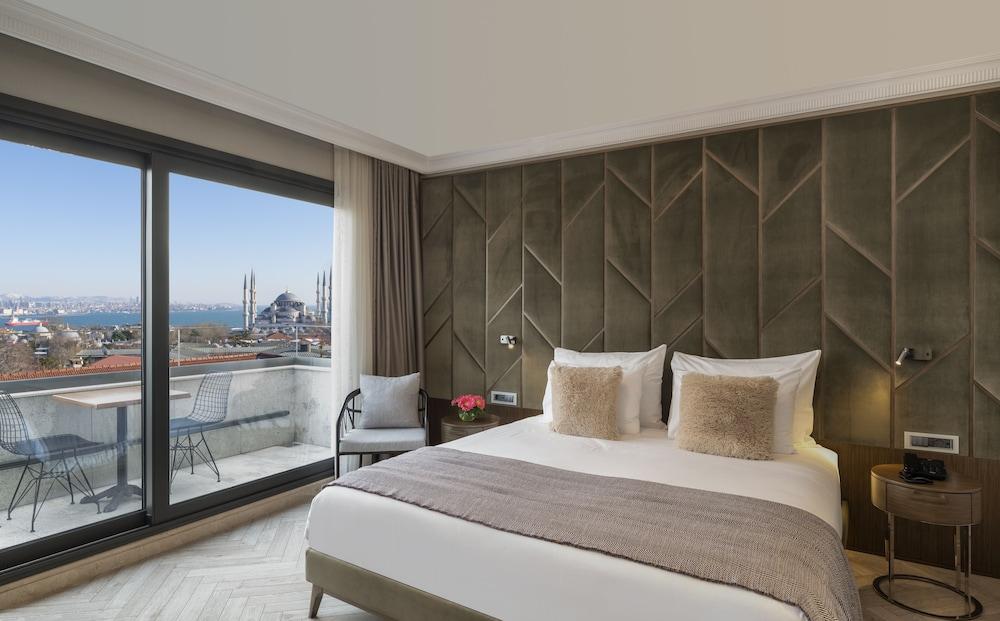 Nena Istanbul