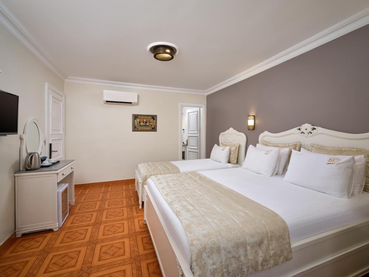 Alzer Hotel