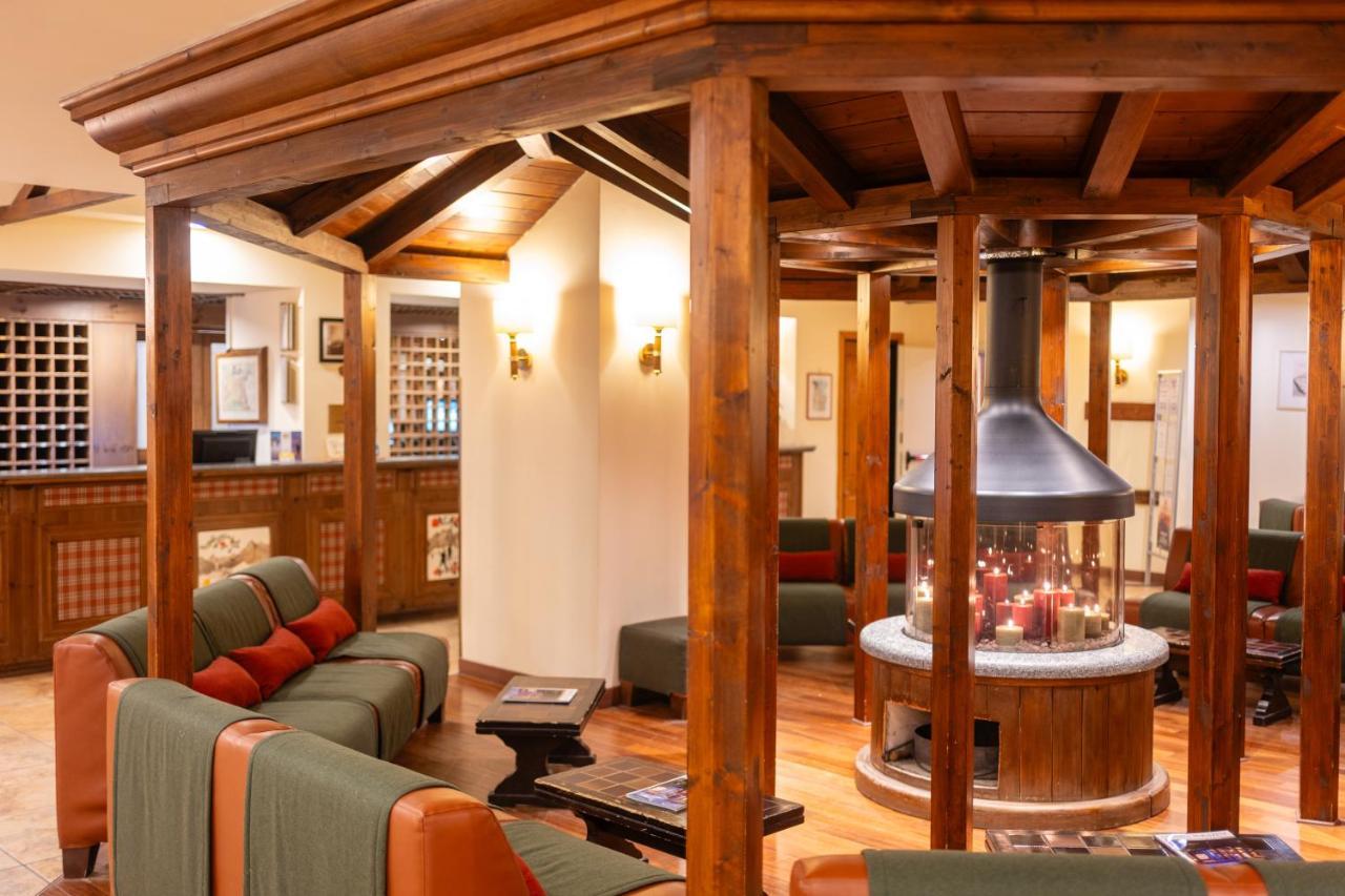 Hotel Alaska Cortina