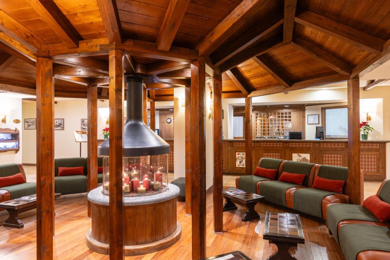 Hotel Alaska Cortina