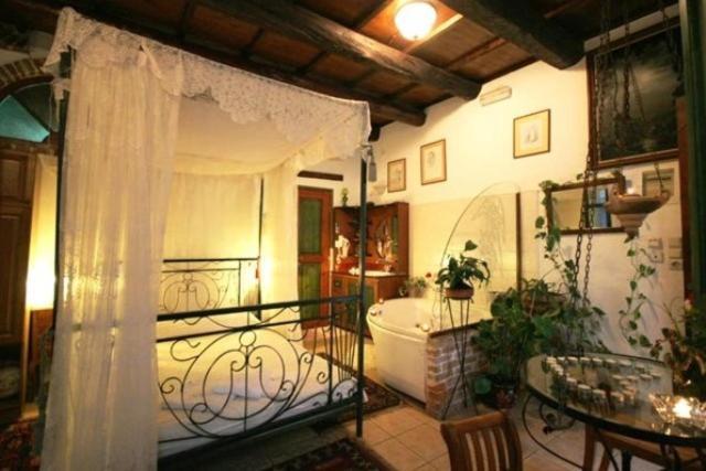 Ifigenia Rooms Studios & Suites