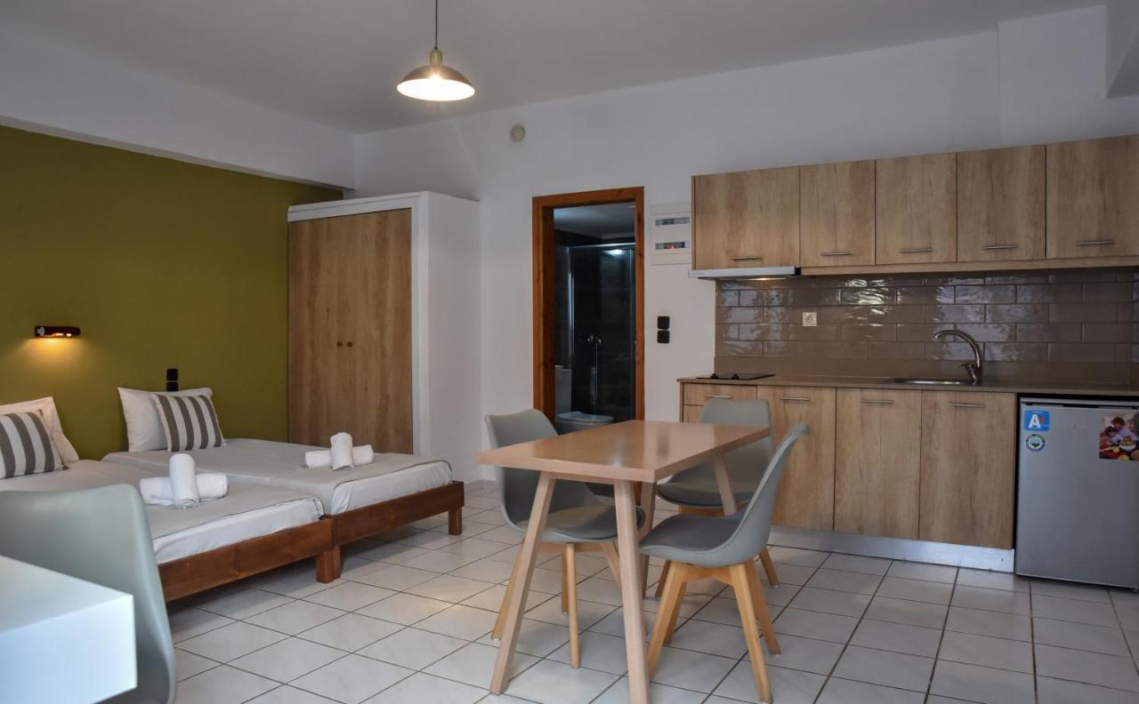 Iraklis Studios & Apartments