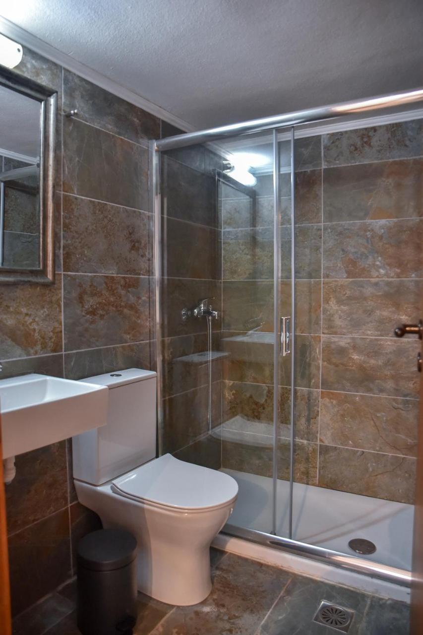 Iraklis Studios & Apartments