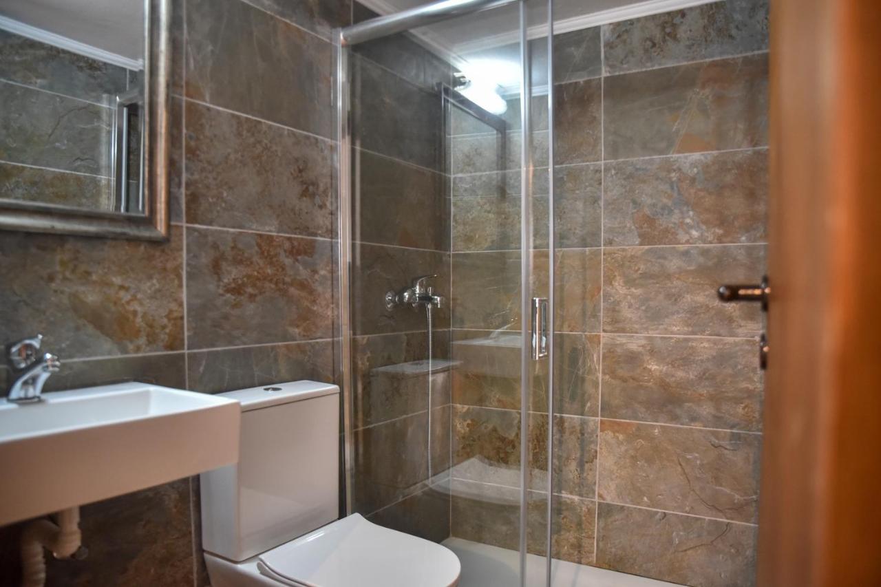 Iraklis Studios & Apartments