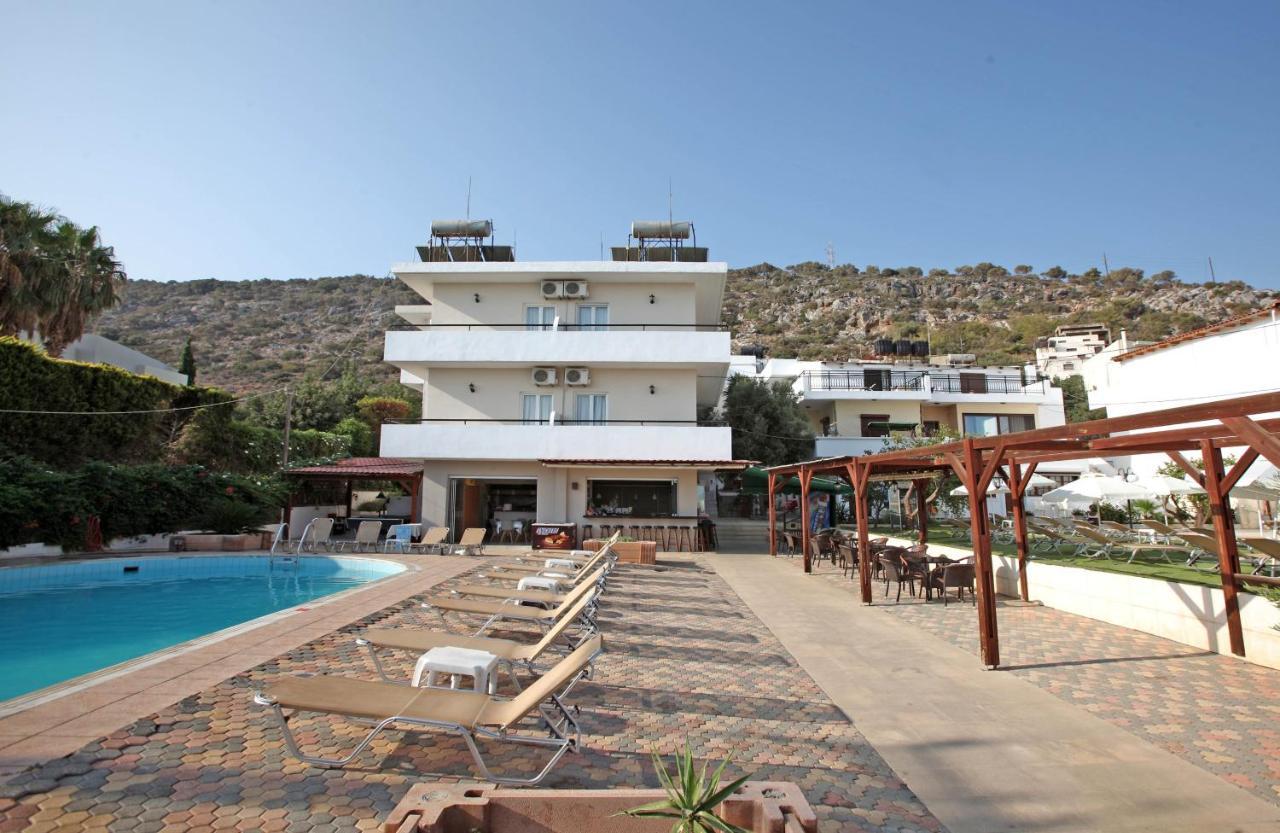 Iraklis Studios & Apartments