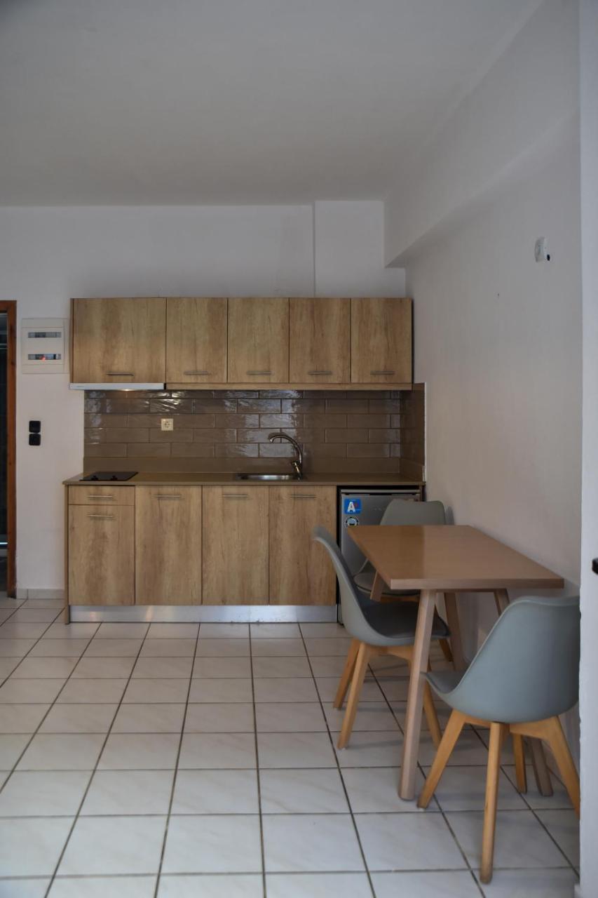 Iraklis Studios & Apartments