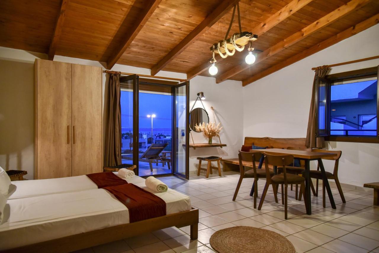 Iraklis Studios & Apartments