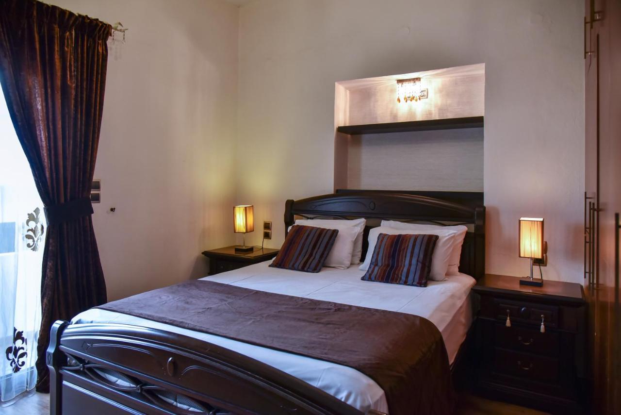 Iraklis Studios & Apartments