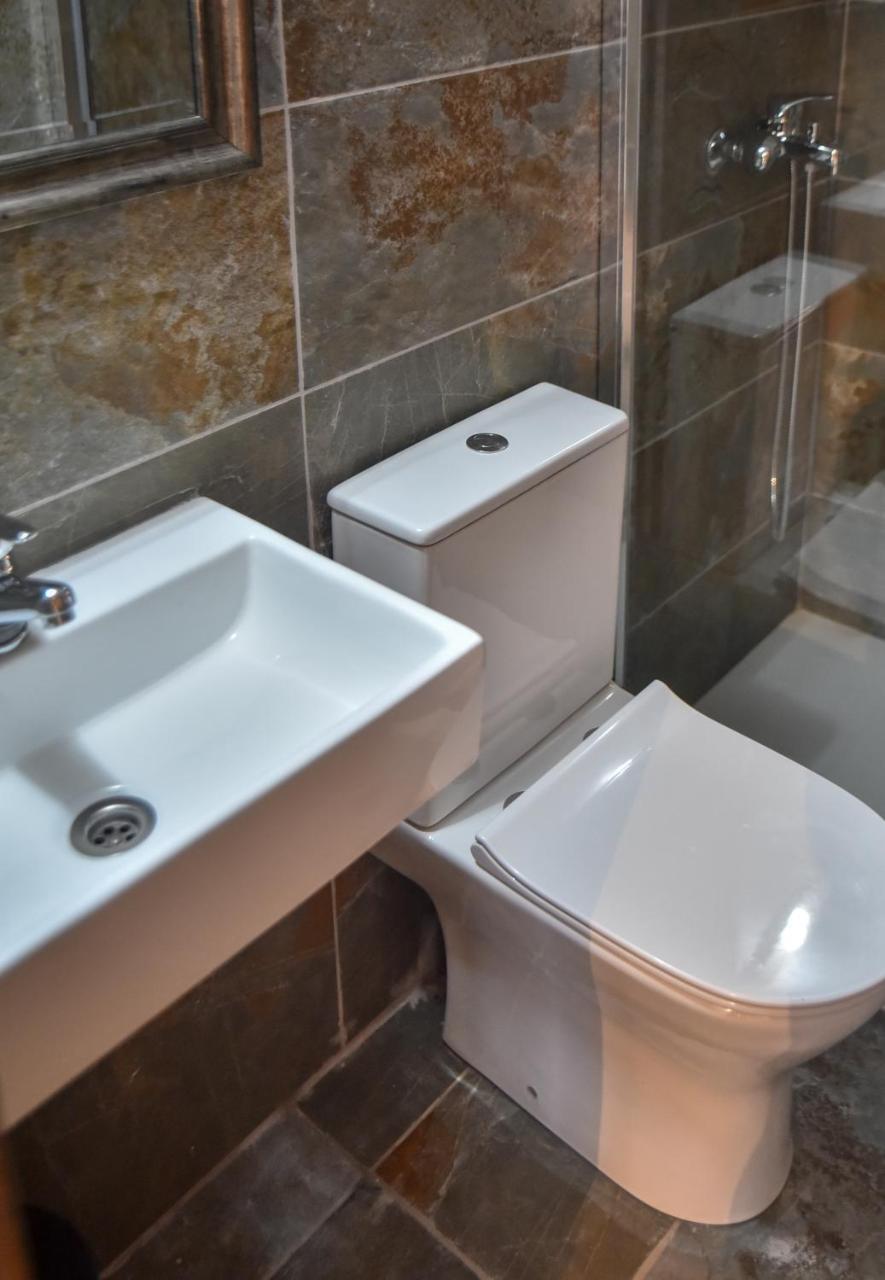 Iraklis Studios & Apartments