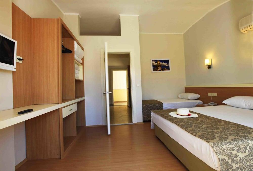 Sun City Apartments & Hotel