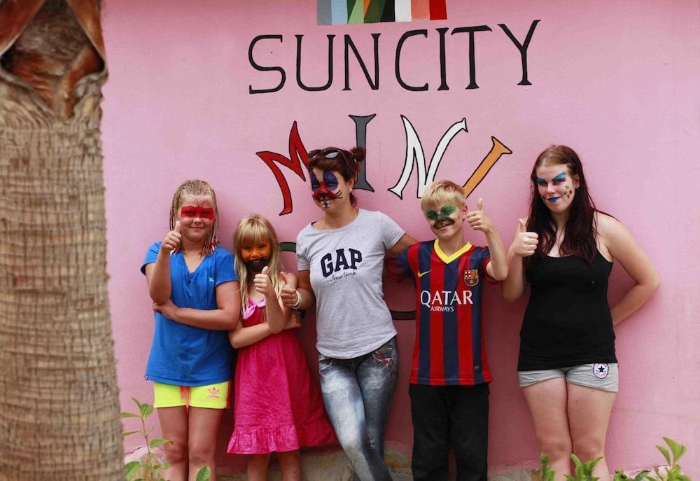 Sun City Apartments & Hotel
