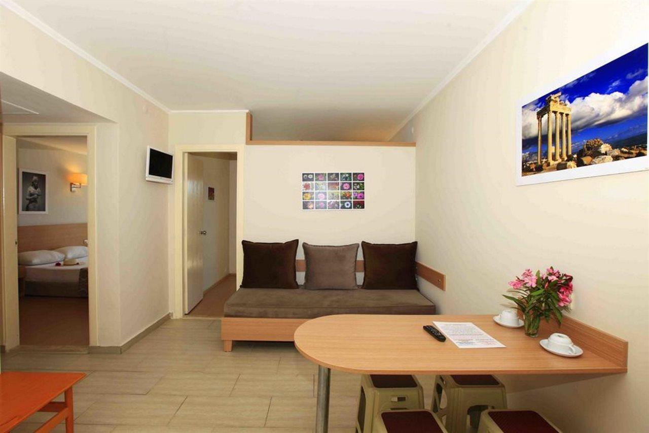 Sun City Apartments & Hotel