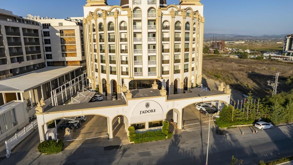 J'adore Deluxe Hotel & Spa