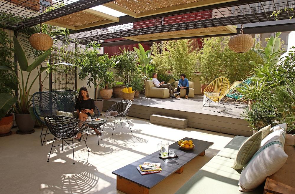 Chic & Basic Lemon Boutique