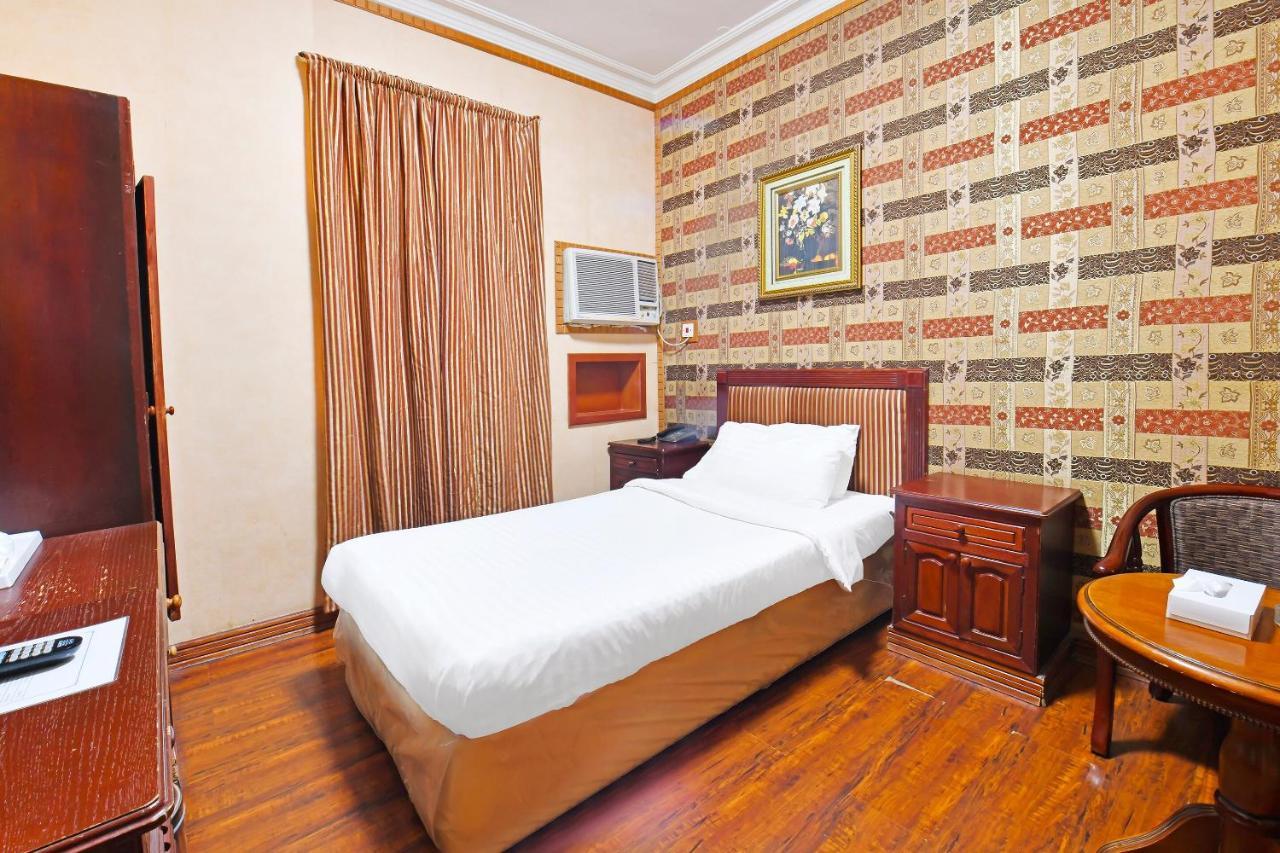 Moon Plaza Hotel