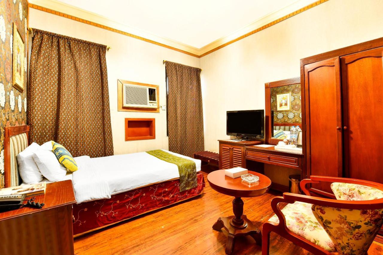 Moon Plaza Hotel