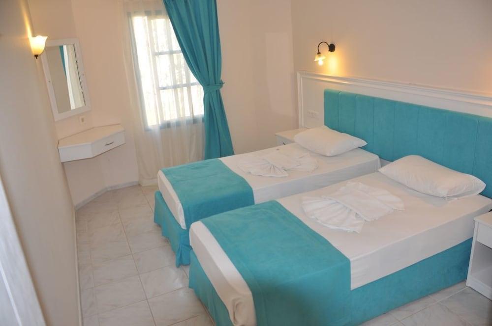 Siesta Beach Apartments