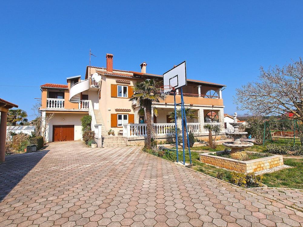 Apartment Mirjana 734