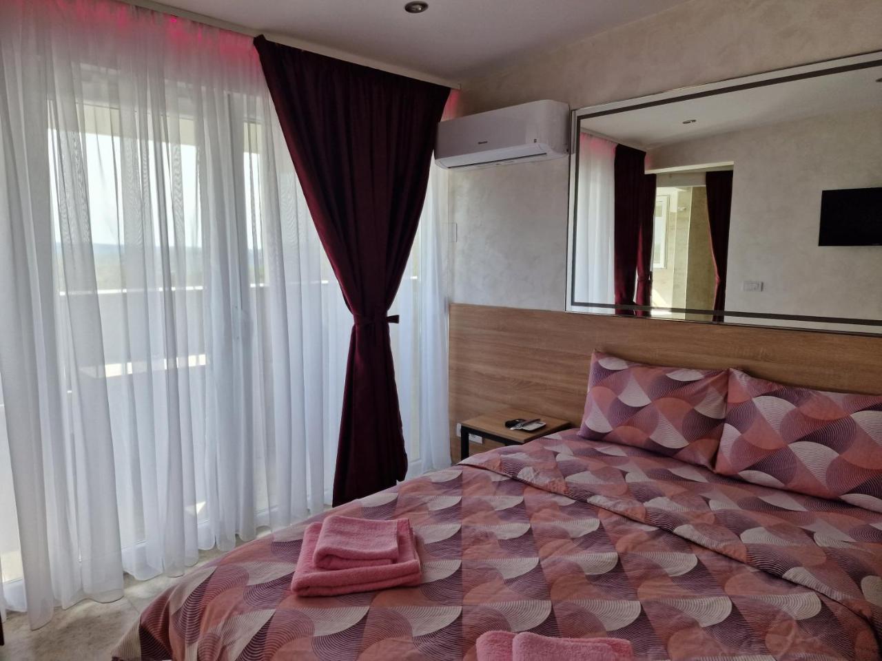 Rooms Green Set