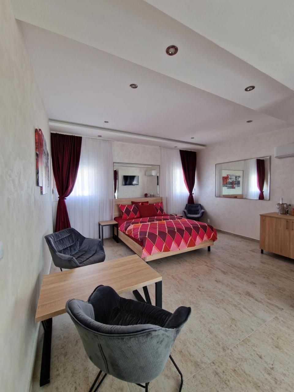 Rooms Green Set