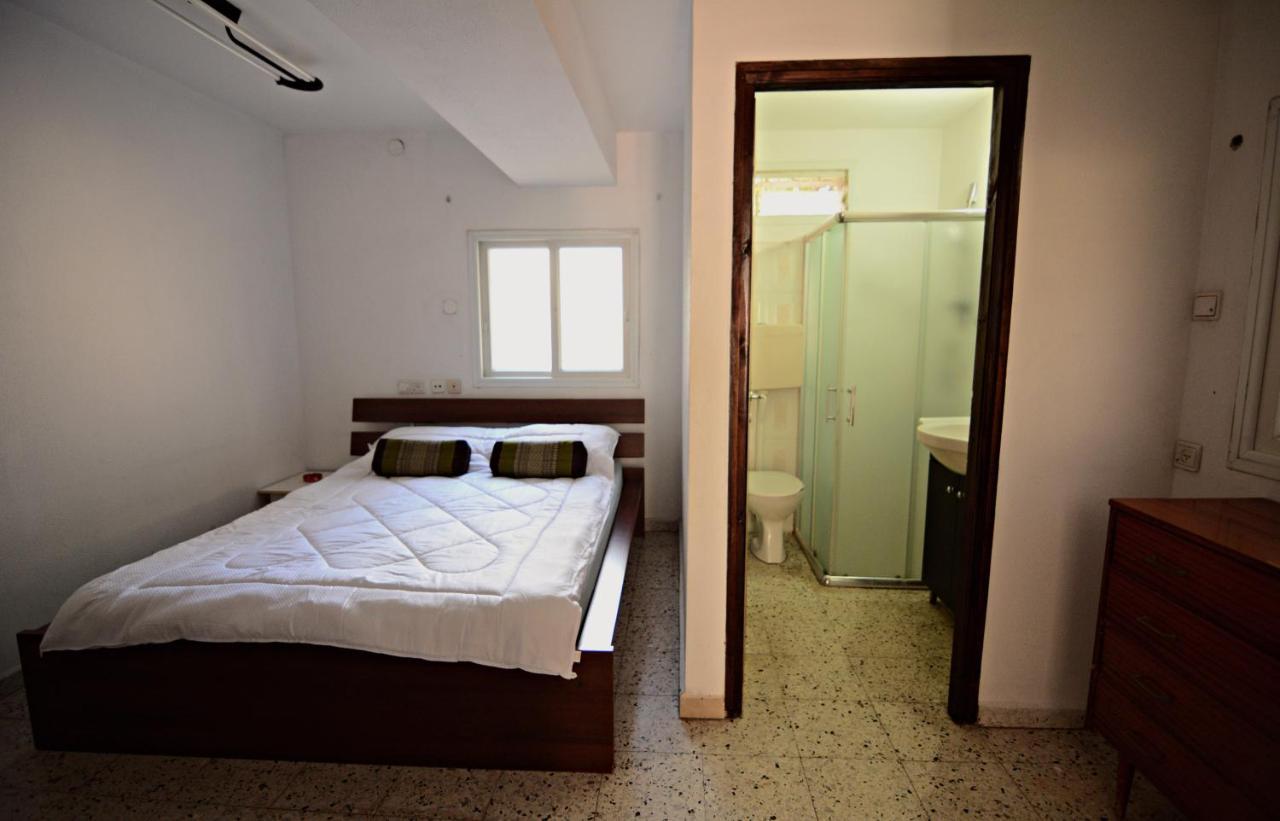 Al-Yakhour Hostel