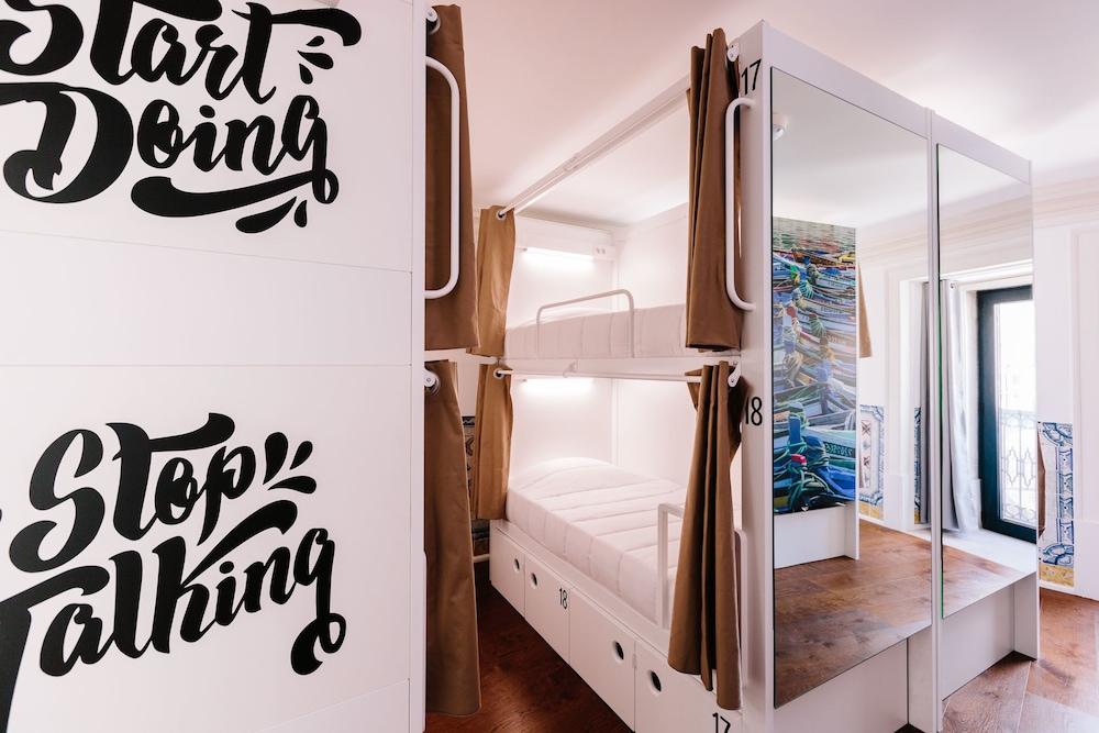 Lisbon South Hostel (Adults only)
