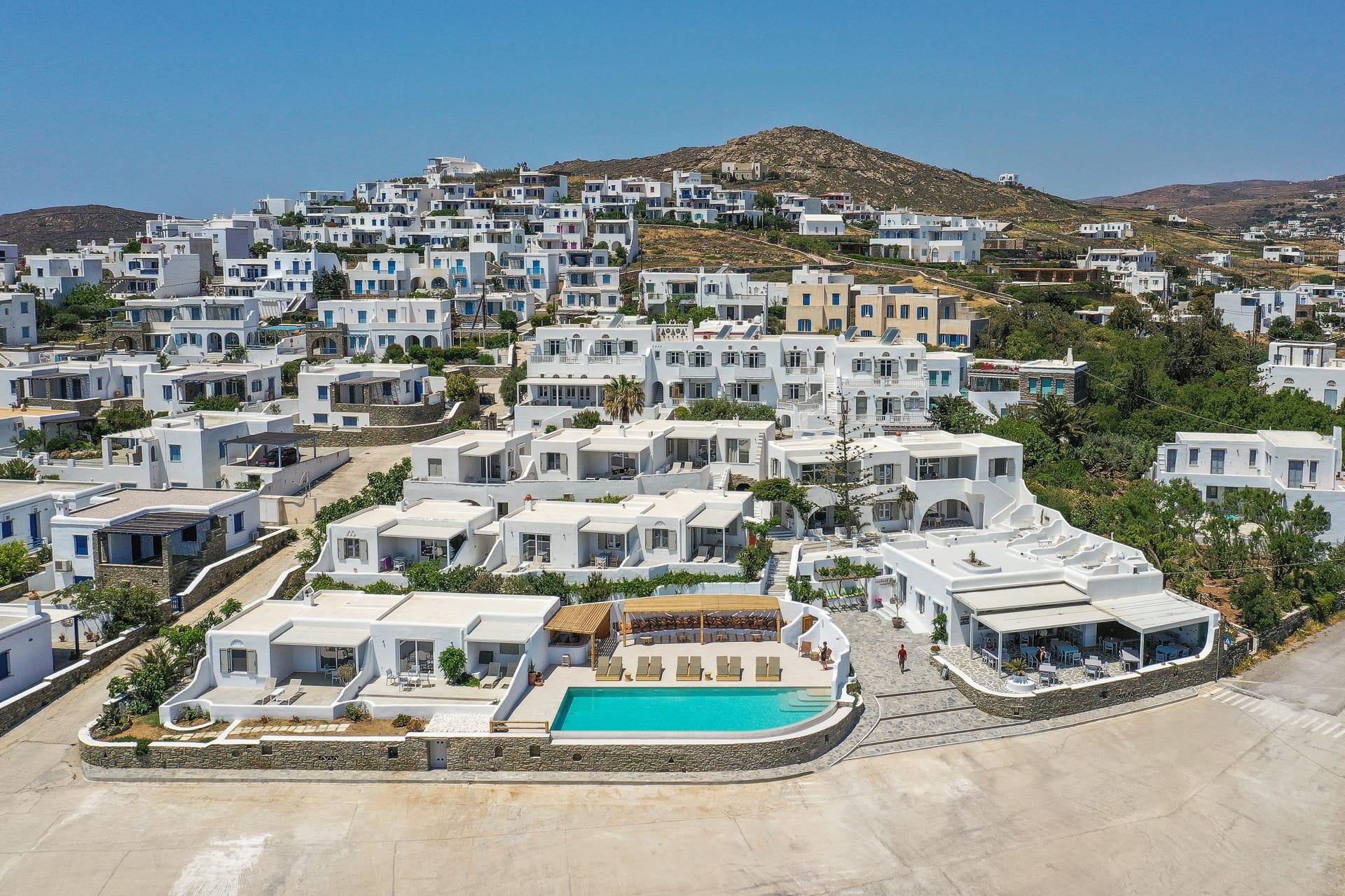 Cavos Studios & Appartements