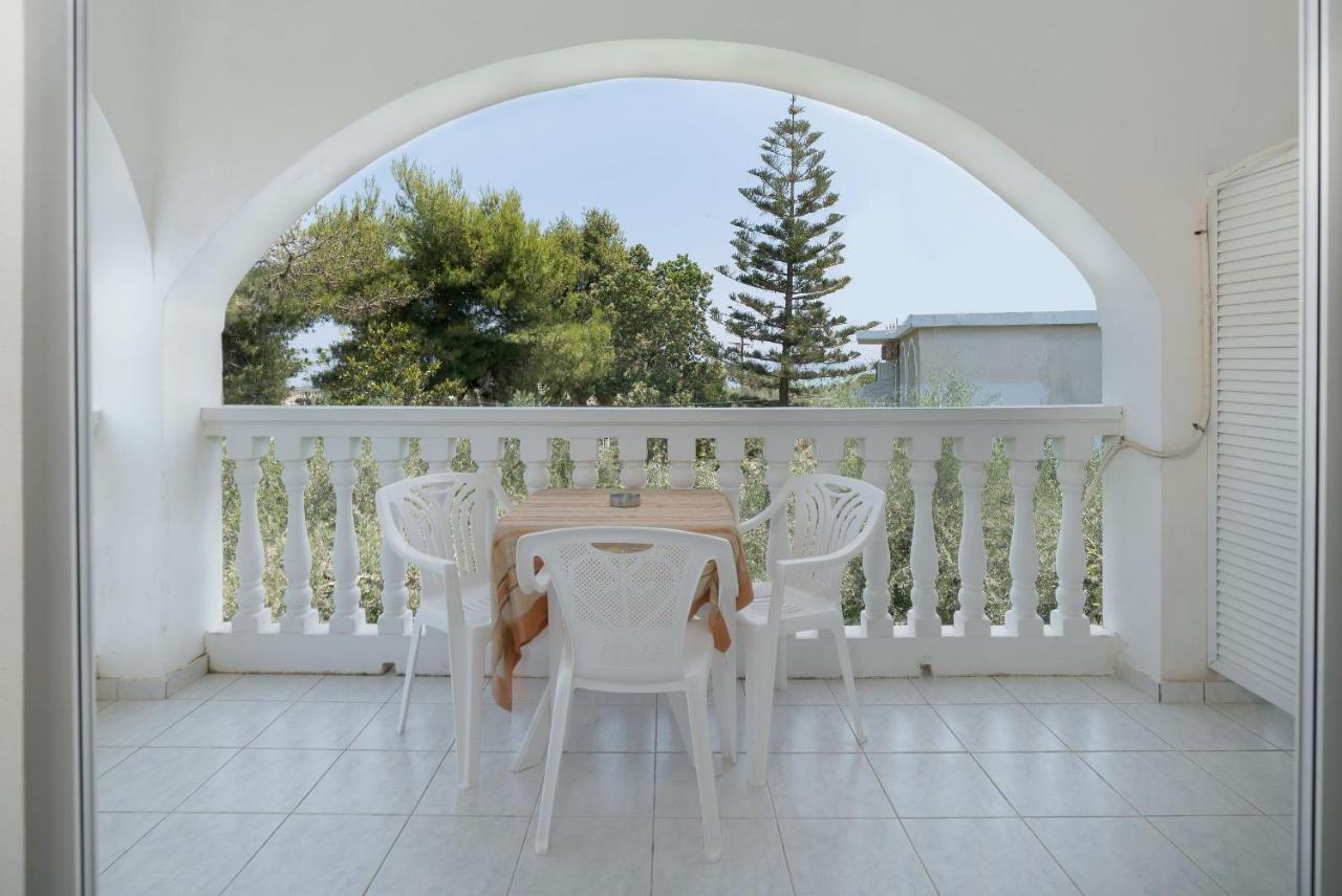 Zante Ruassi Studios