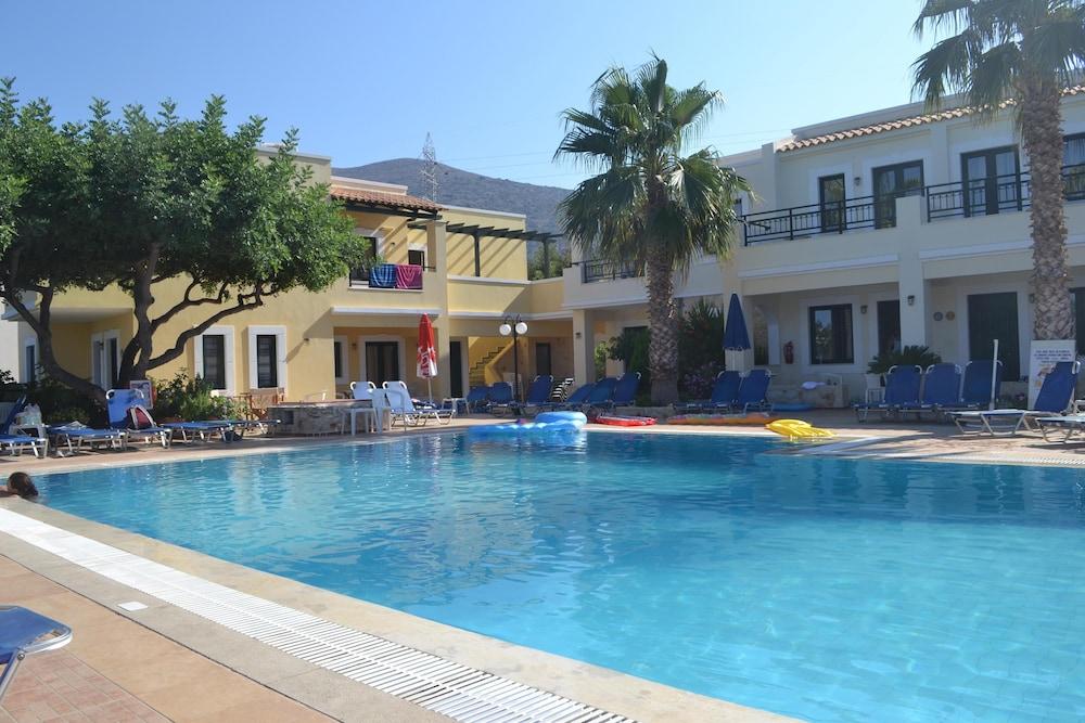 DIONYSOS APARTMENTS AND STUDIOS