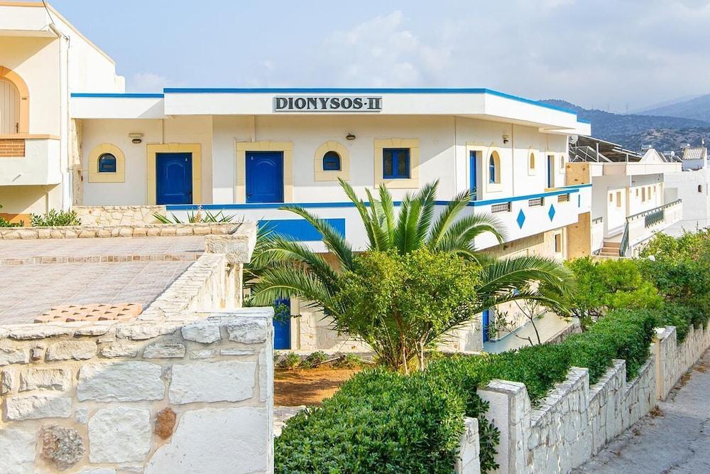 DIONYSOS APARTMENTS AND STUDIOS