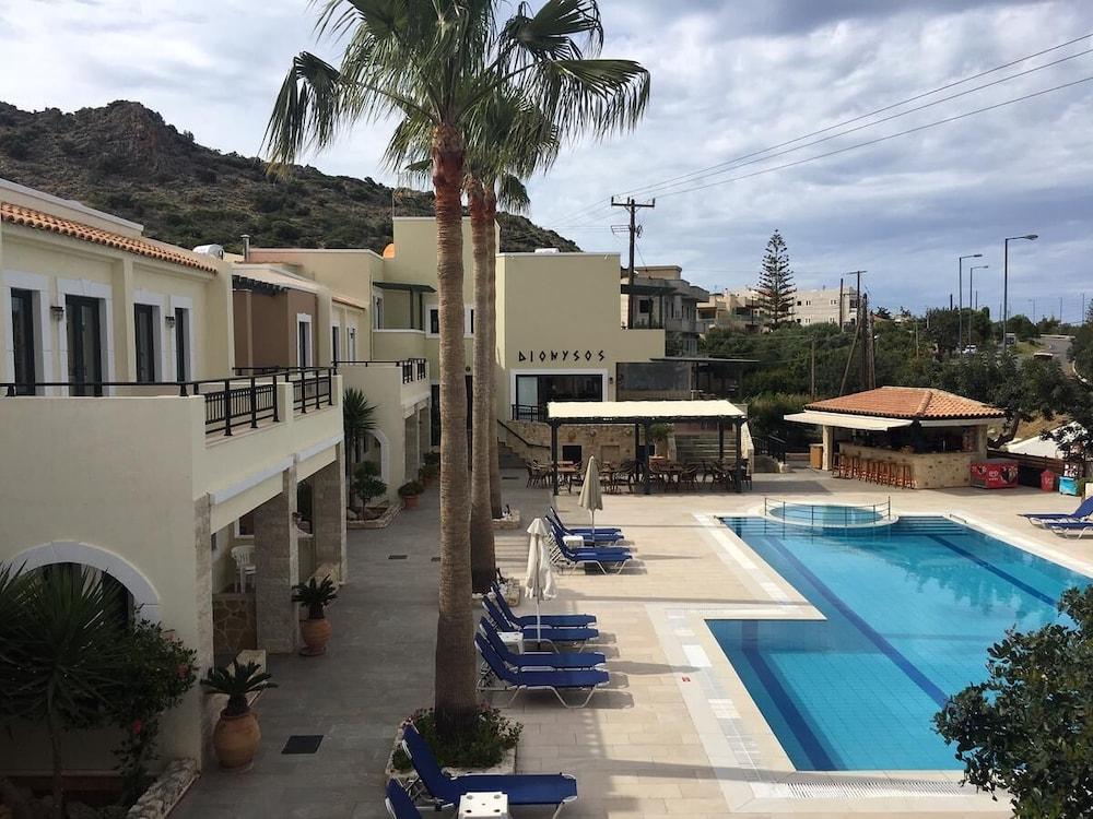 DIONYSOS APARTMENTS AND STUDIOS