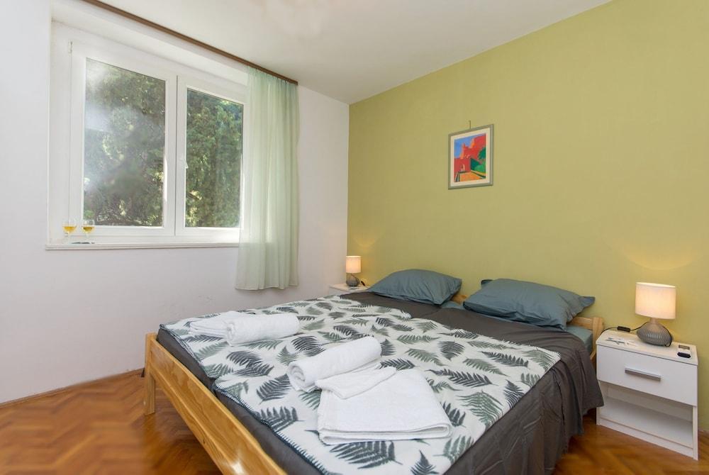 Mellow Yellow Dubrovnik